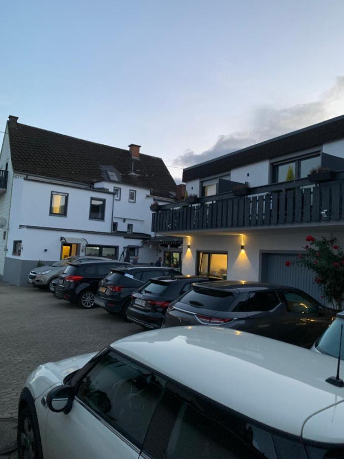Vina Am Ring Bed & Breakfast Mannebach  Екстериор снимка