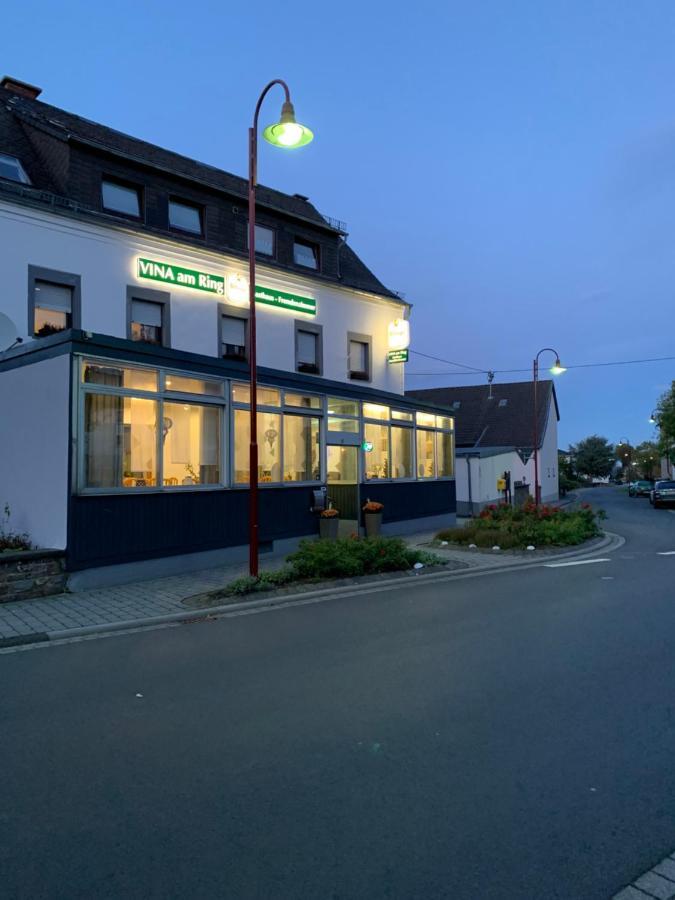 Vina Am Ring Bed & Breakfast Mannebach  Екстериор снимка