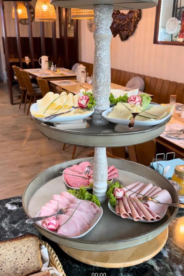 Vina Am Ring Bed & Breakfast Mannebach  Екстериор снимка