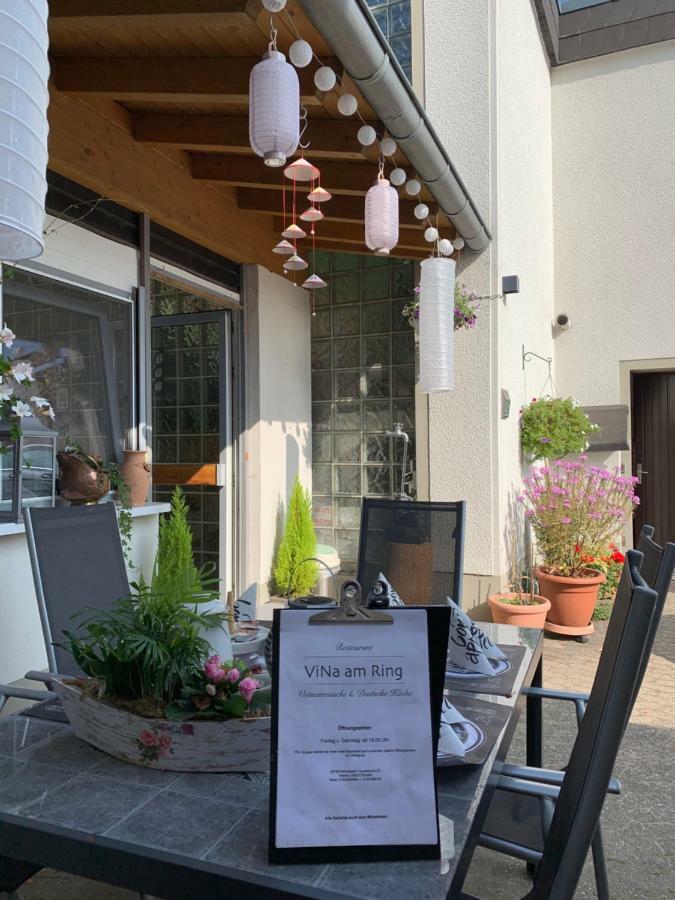 Vina Am Ring Bed & Breakfast Mannebach  Екстериор снимка